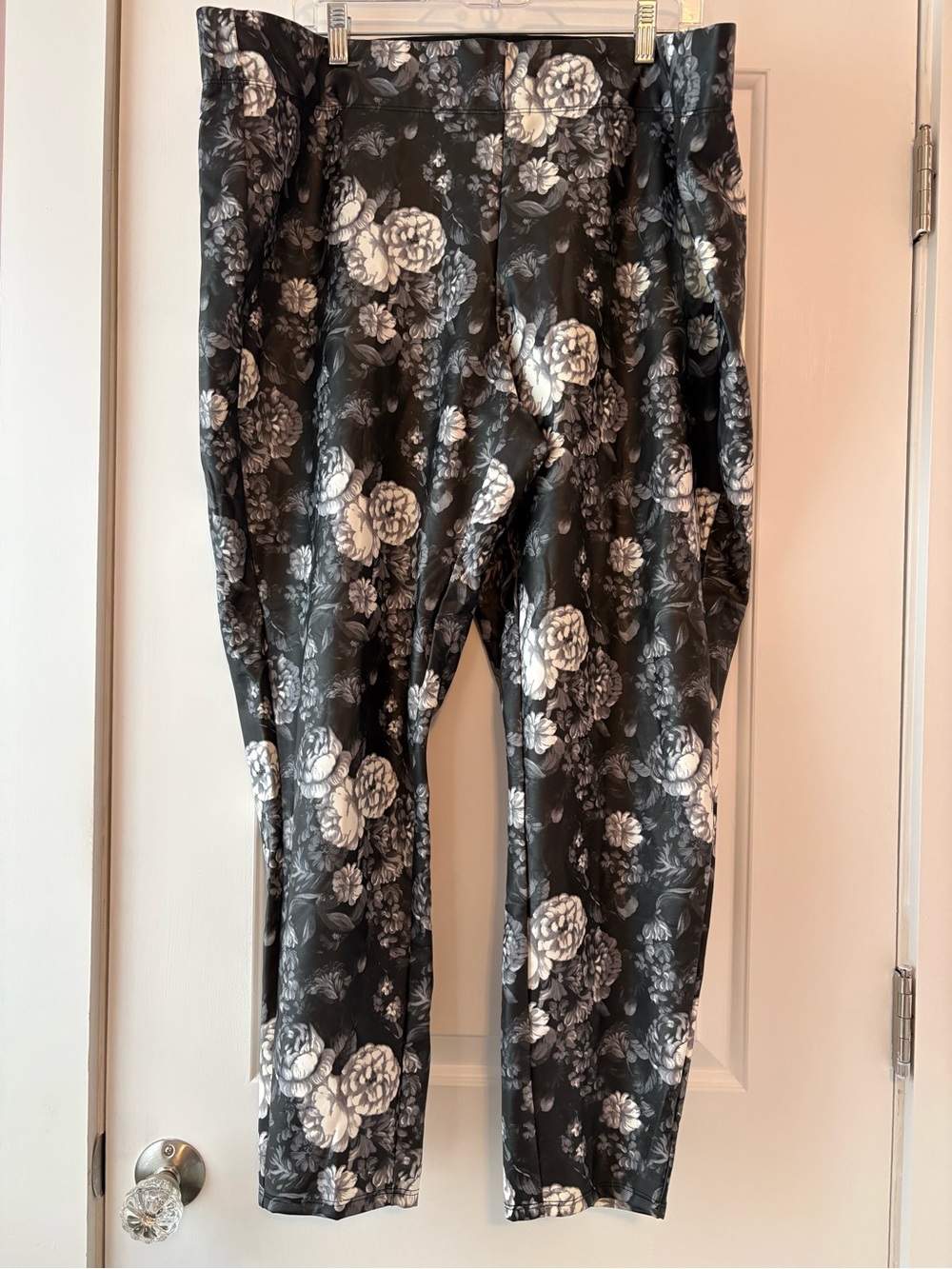 Lane Bryant Faux Leather Floral Leggings 26/28